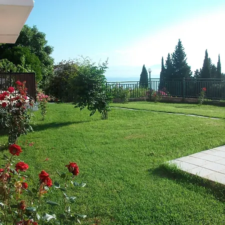 Aronis Апарт-отель 4*