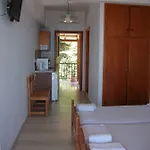 Hotel de apartamente Aronis Benitses (Corfu)