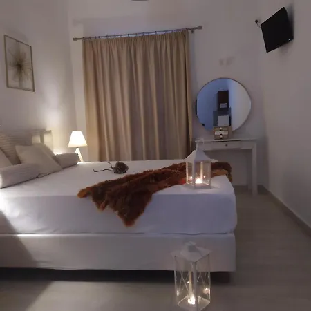 Aronis Aparthotel 4*