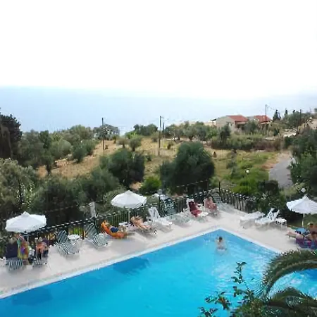 Aronis Aparthotel 2*