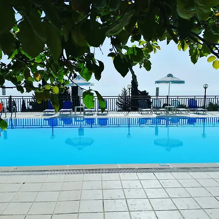 Aronis 4*
