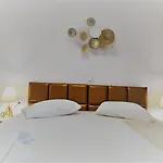 Aronis Aparthotel