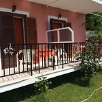 Aronis Aparthotel