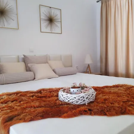 Aronis Apart-hotel 2*