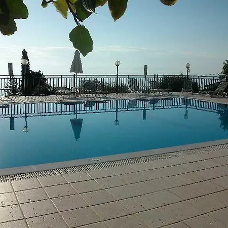 Aronis شقة فندقية