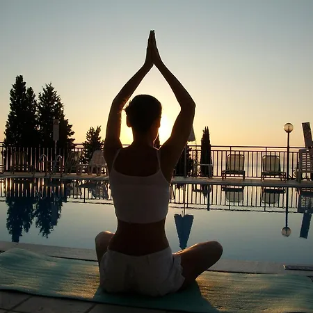 Aronis بينيتسيس