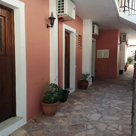 Aronis Apartmanhotel 2*