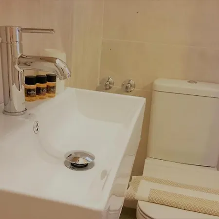 Aronis Apart-hotel 2*