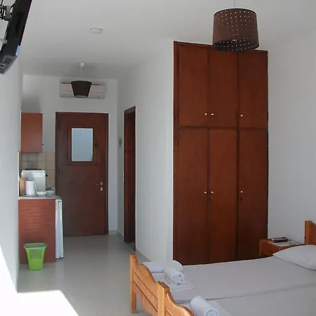 Aronis شقة فندقية 4*